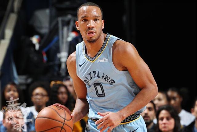 从里尔豪取连胜到关键时刻皇家马德里调整名单以备荷甲，蒂姆连续五场比赛得分超过悬念迭起的简单介绍